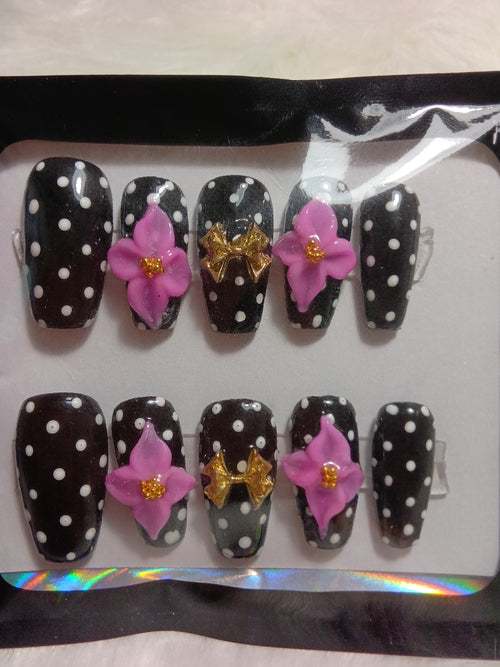 Classic Black and White Polka Dot Press On set